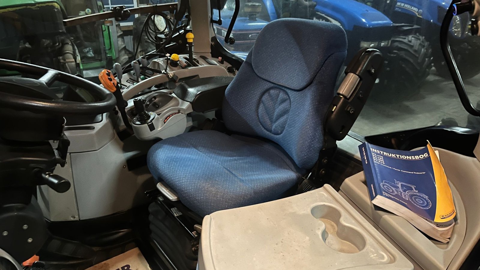 Traktor типа New Holland T7060 Sveaverken GPS evt, Gebrauchtmaschine в Vejle (Фотография 5)