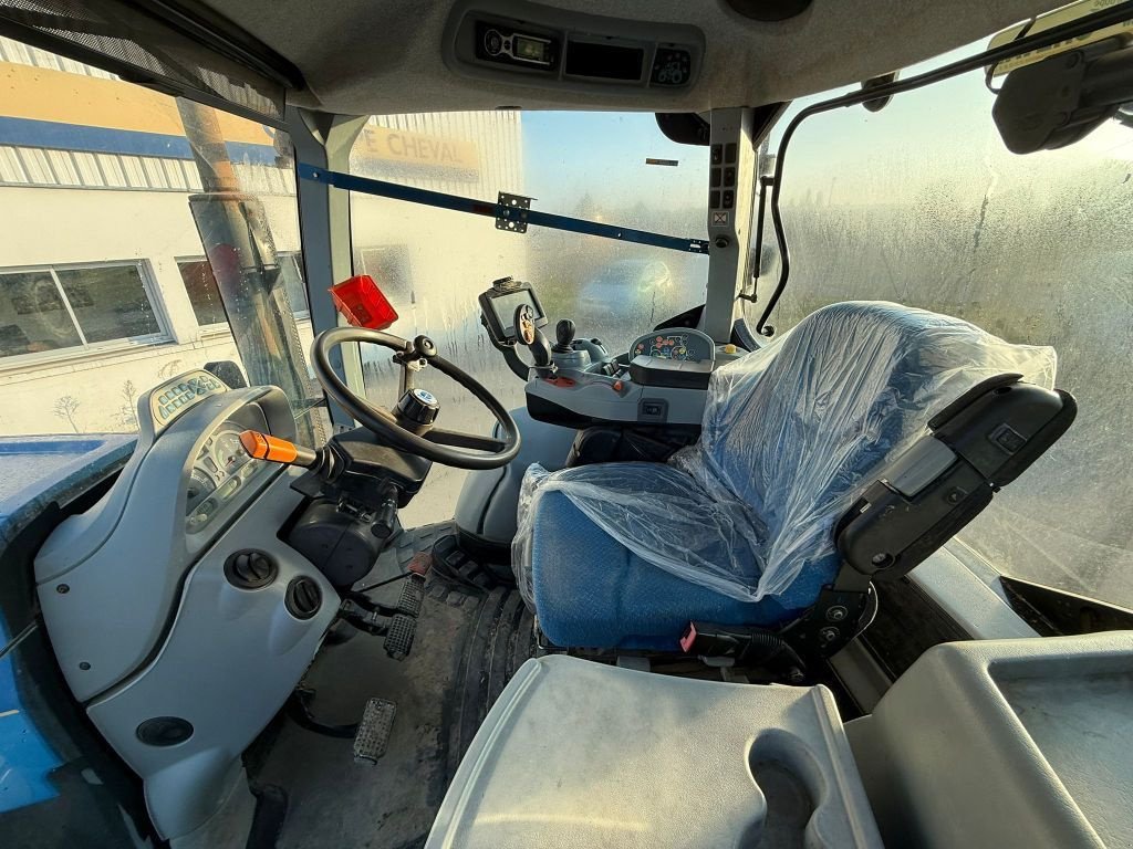 Traktor типа New Holland T7070 6.7L, Gebrauchtmaschine в Marolles (Фотография 9)