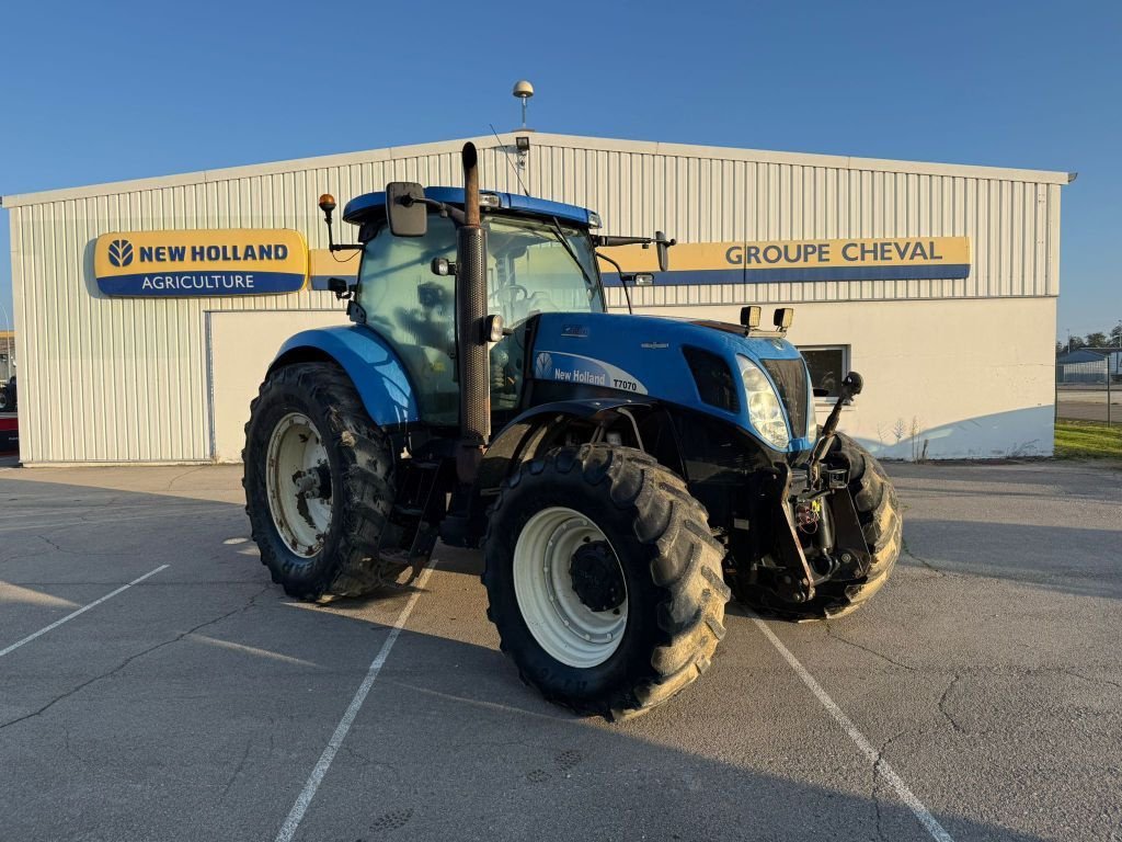 Traktor типа New Holland T7070 6.7L, Gebrauchtmaschine в Marolles (Фотография 1)