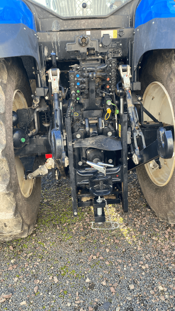 Traktor des Typs New Holland T7.165S RANGE COMMAND S5, Gebrauchtmaschine in TREMEUR (Bild 4)
