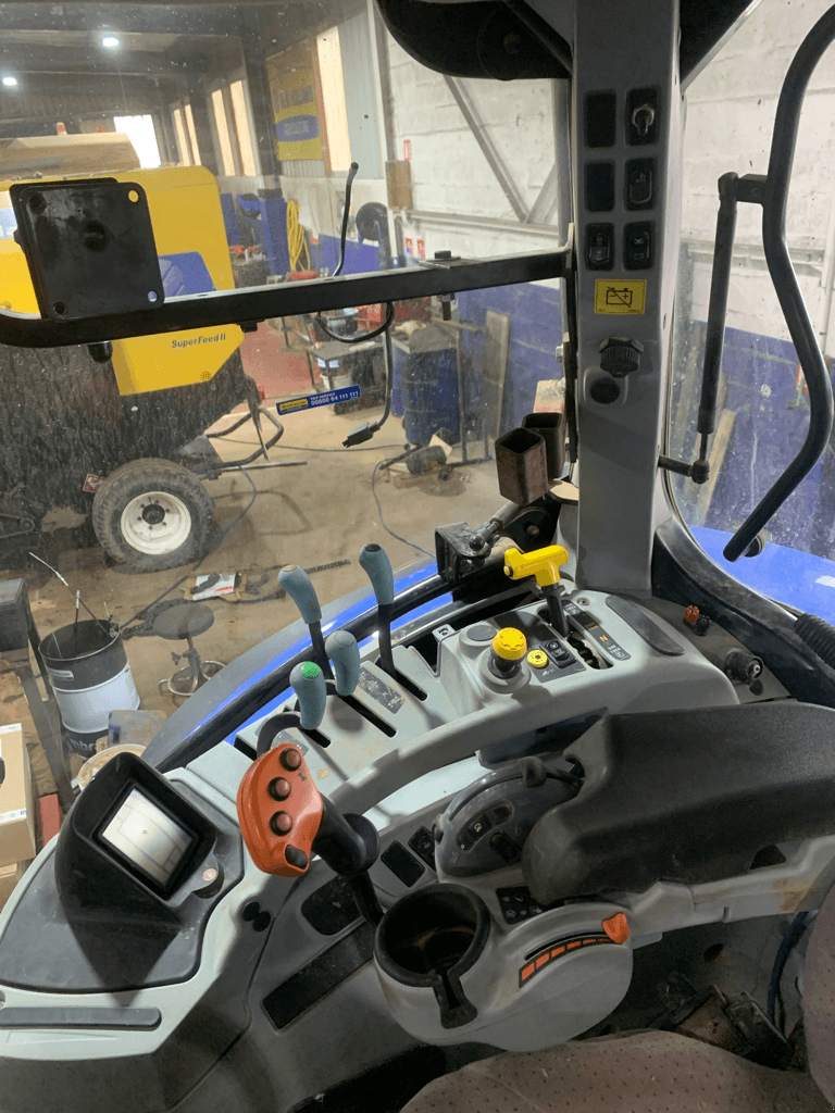 Traktor типа New Holland T7.165S RANGE COMMAND T4B, Gebrauchtmaschine в CONDE SUR VIRE (Фотография 3)