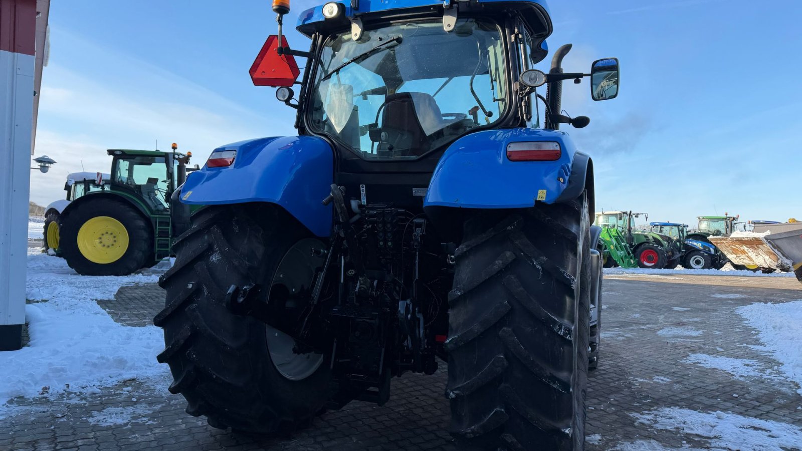 Traktor of the type New Holland T7.170 MED FULD AFFJEDRING!, Gebrauchtmaschine in Nørager (Picture 9)