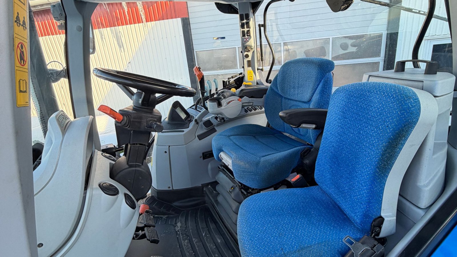 Traktor of the type New Holland T7.170 MED FULD AFFJEDRING!, Gebrauchtmaschine in Nørager (Picture 11)