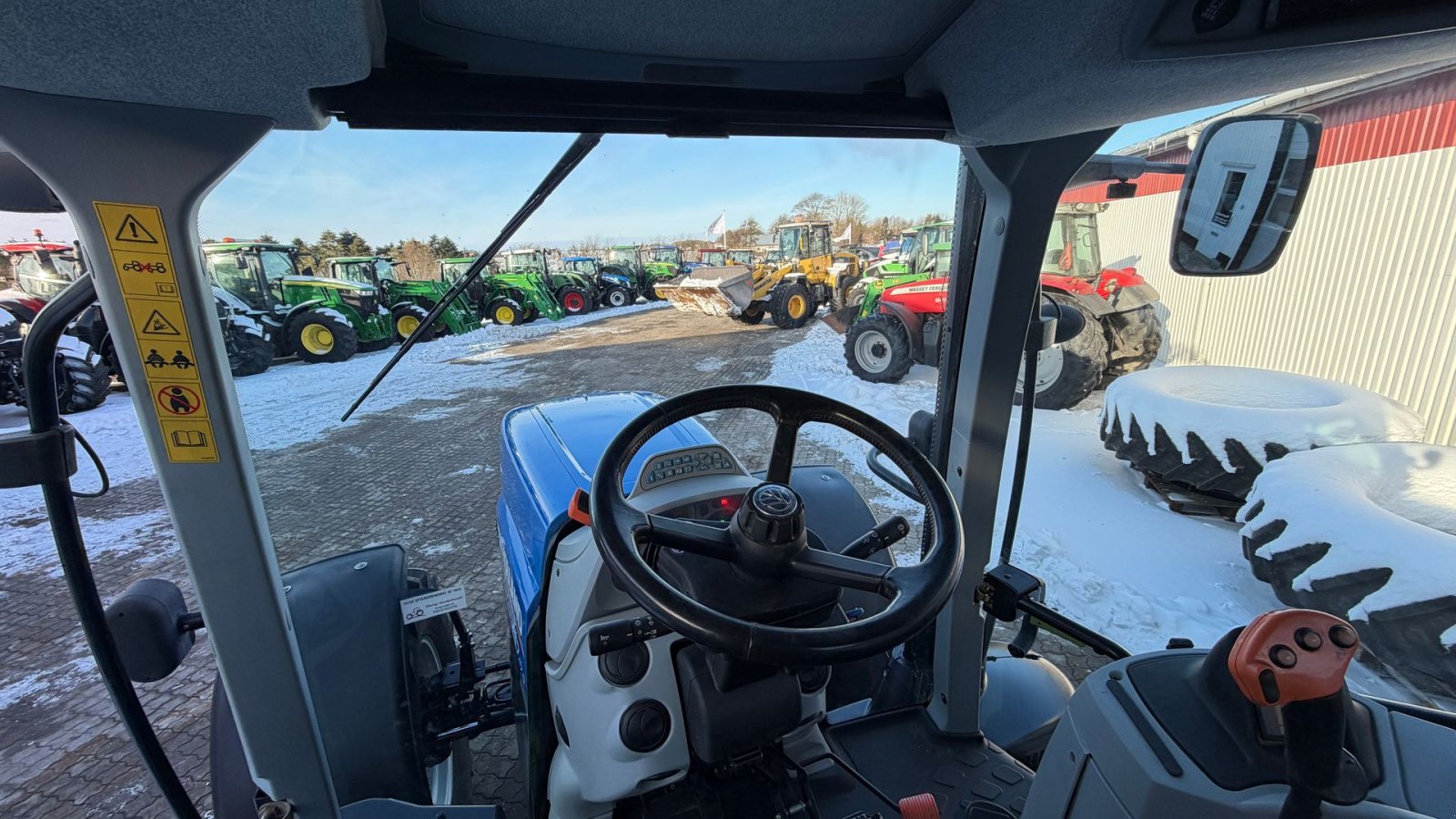 Traktor of the type New Holland T7.170 MED FULD AFFJEDRING!, Gebrauchtmaschine in Nørager (Picture 15)