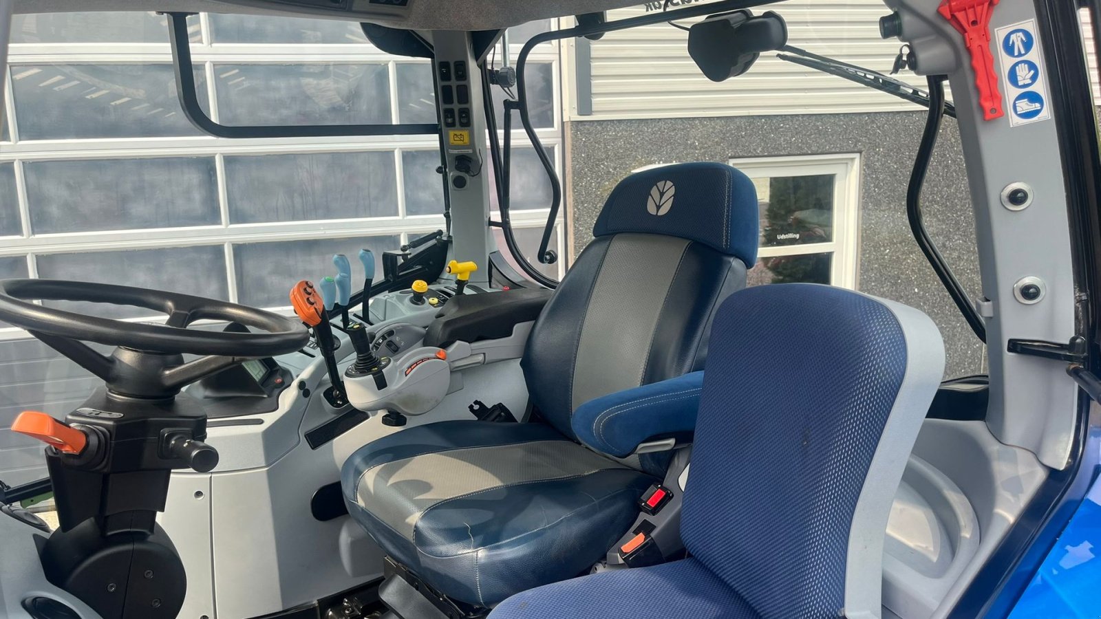 Traktor del tipo New Holland T7.175 RangeCommand med frontlift. Meget velholdt gård traktor., Gebrauchtmaschine en Lintrup (Imagen 7)