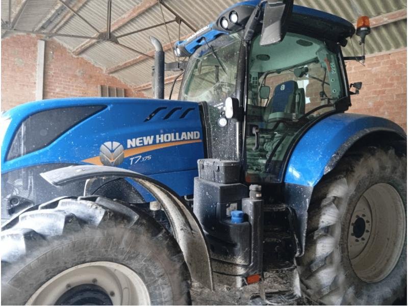 Traktor van het type New Holland T7.175, Gebrauchtmaschine in SAINTE-MENEHOULD (Foto 2)