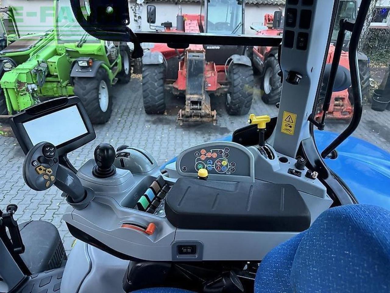 Traktor типа New Holland t7.185 powercommand - sidewinder ii, Gebrauchtmaschine в DAMAS?AWEK (Фотография 15)