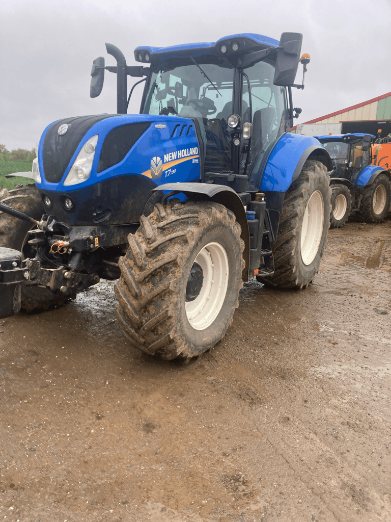 Traktor of the type New Holland T7.190 AC S5, Gebrauchtmaschine in TREMEUR (Picture 3)
