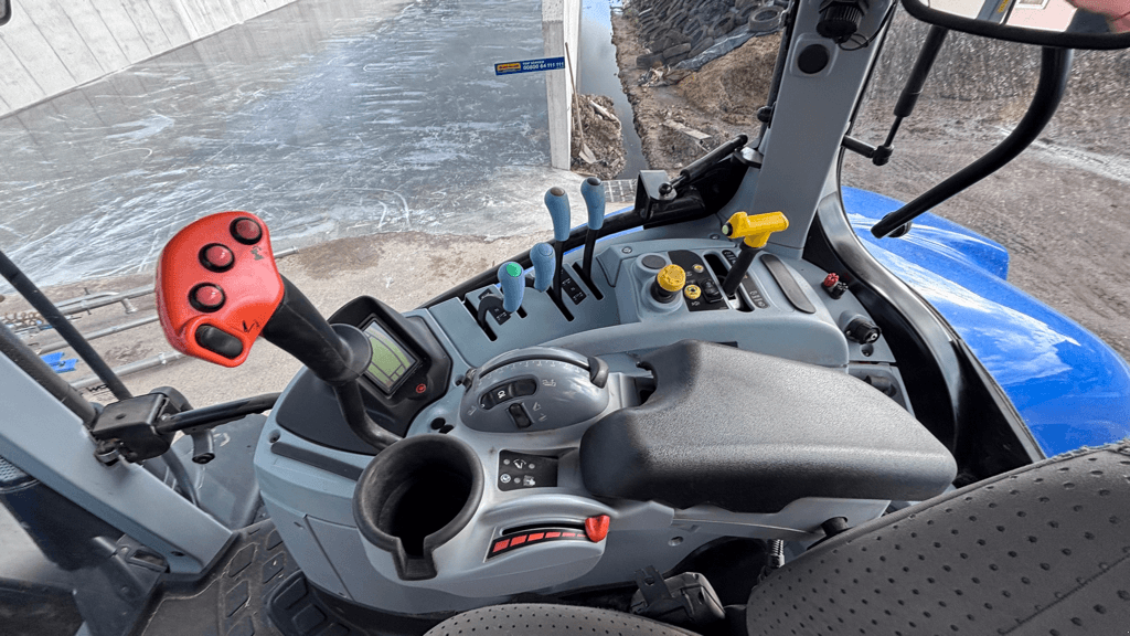 Traktor typu New Holland T7.195S PC S5, Gebrauchtmaschine v CONDE SUR VIRE (Obrázek 5)