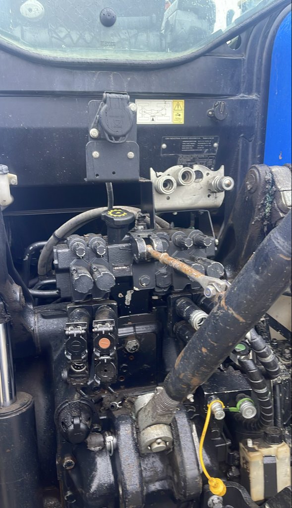 Traktor типа New Holland T7.195S, Gebrauchtmaschine в COULVAIN (Фотография 11)