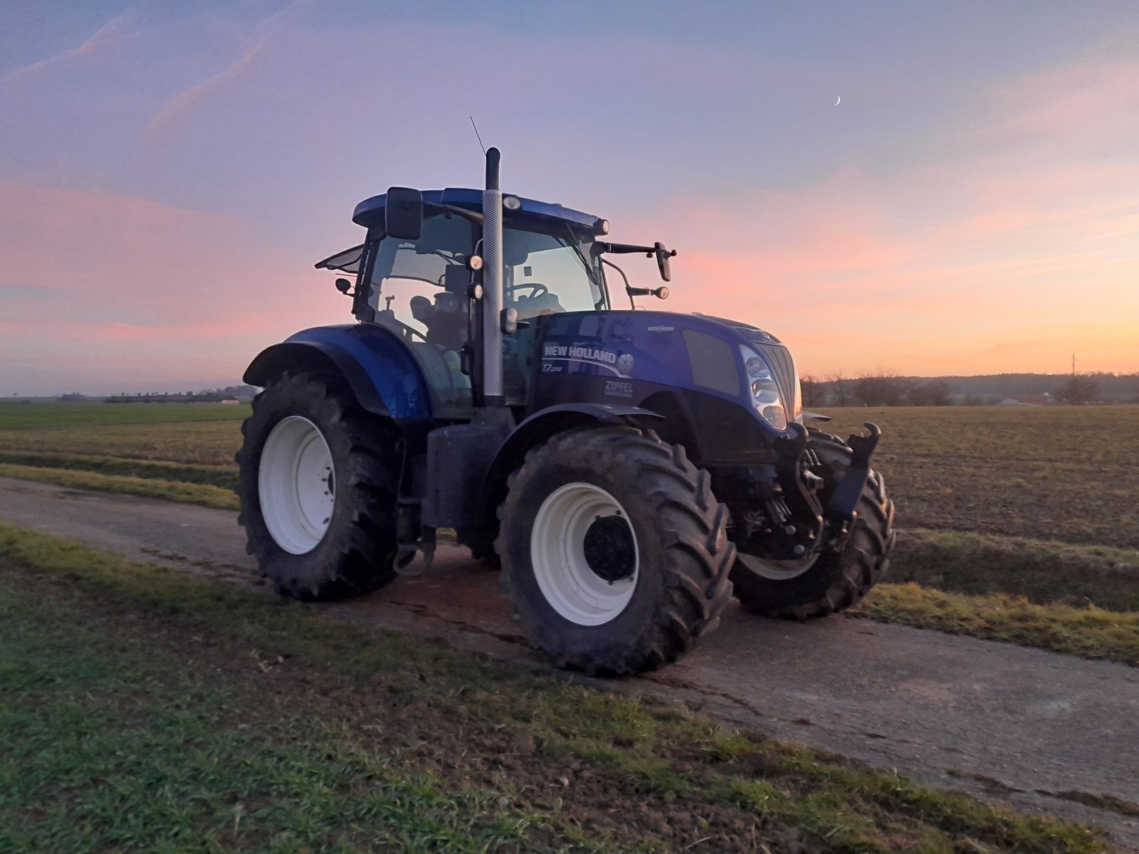 Traktor typu New Holland T7.200 AC Blue Power, Gebrauchtmaschine v Creglingen (Obrázek 2)