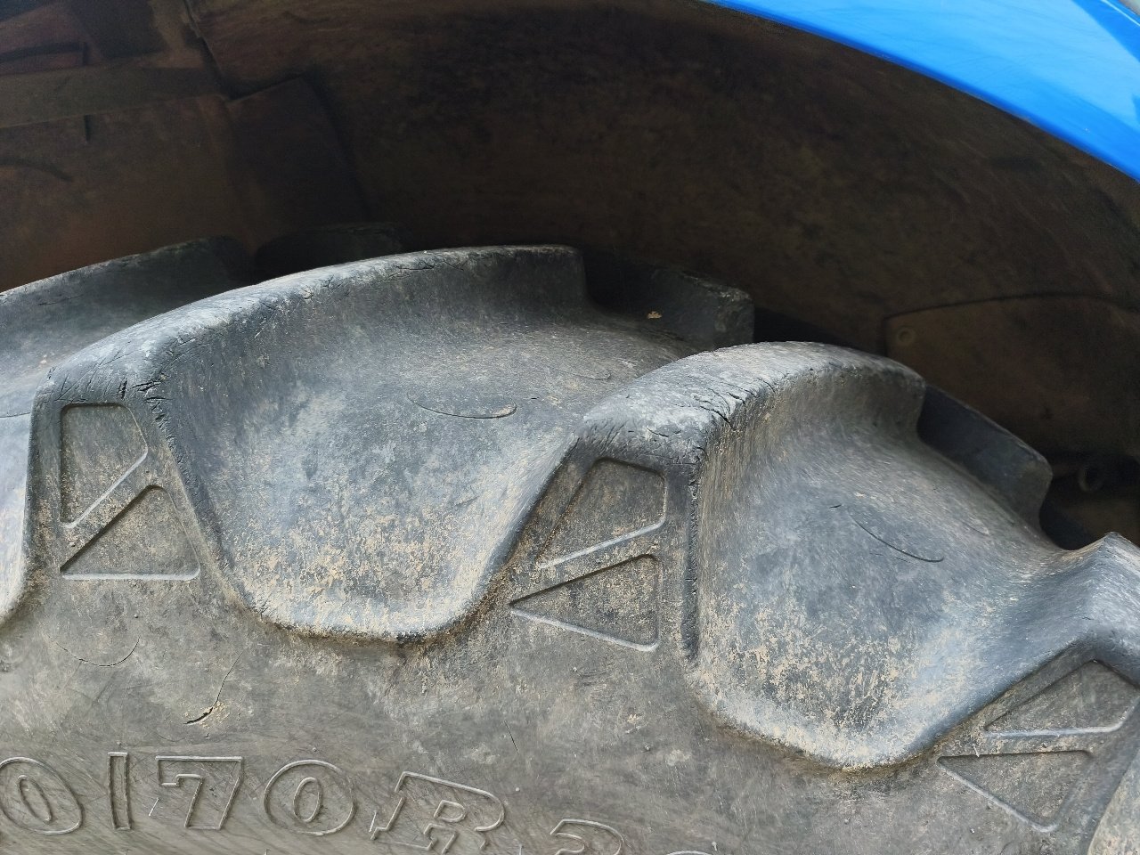 Traktor des Typs New Holland T7.200 AC, Gebrauchtmaschine in Gondrecourt-le-Château (Bild 4)