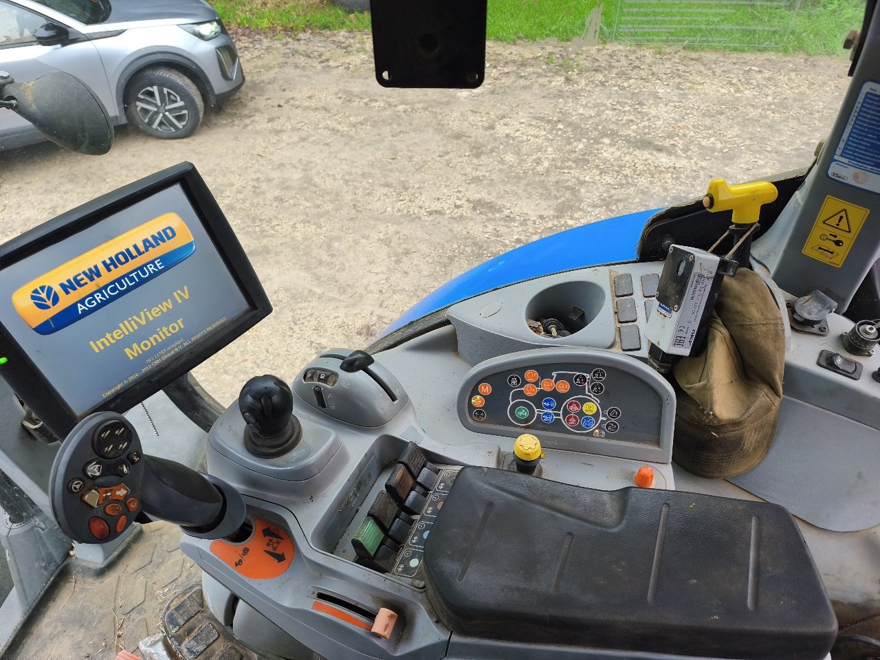 Traktor des Typs New Holland T7.200 AC, Gebrauchtmaschine in Gondrecourt-le-Château (Bild 11)