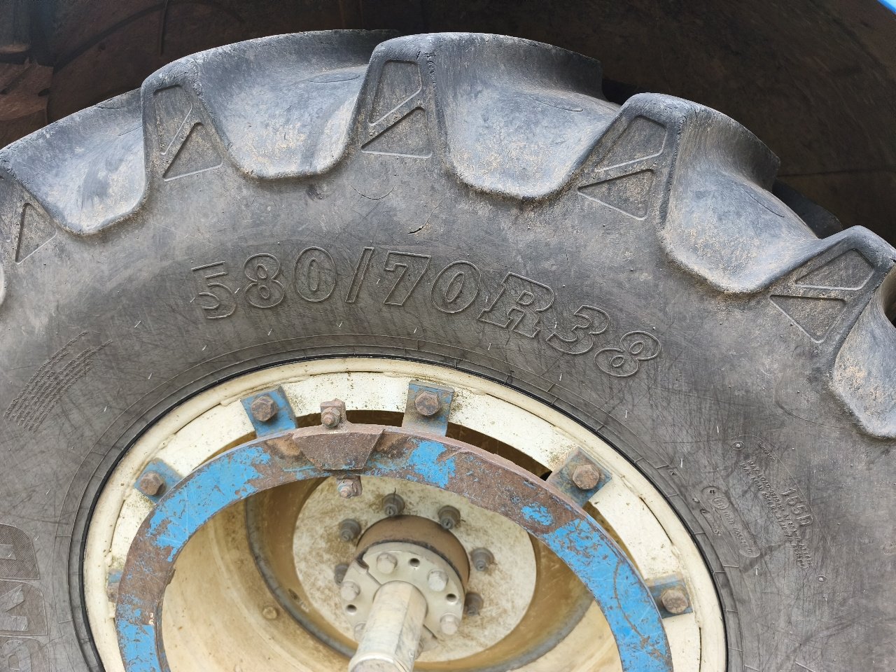 Traktor des Typs New Holland T7.200 AC, Gebrauchtmaschine in Gondrecourt-le-Château (Bild 5)