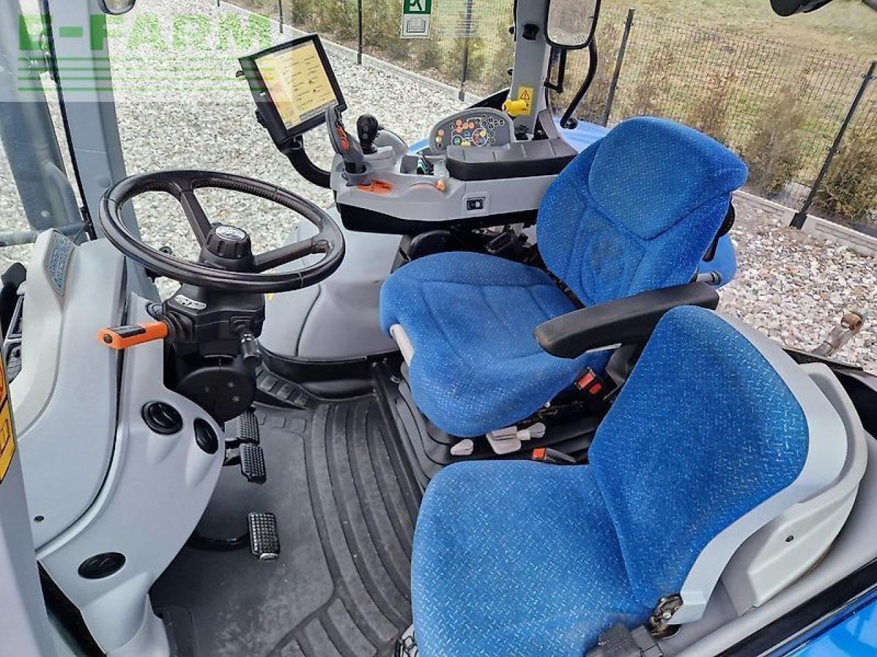 Traktor типа New Holland t7.200 autocommand, Gebrauchtmaschine в ZELOW (Фотография 17)