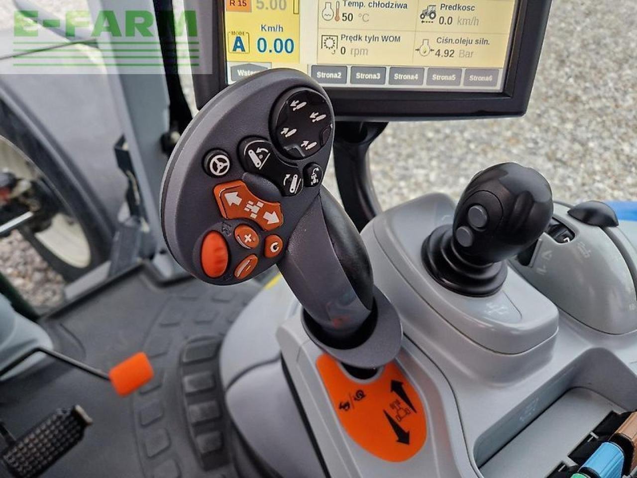 Traktor типа New Holland t7.200 autocommand, Gebrauchtmaschine в ZELOW (Фотография 19)