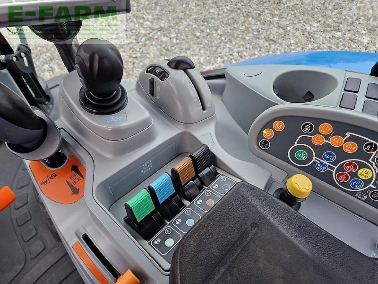 Traktor типа New Holland t7.200 autocommand, Gebrauchtmaschine в ZELOW (Фотография 20)