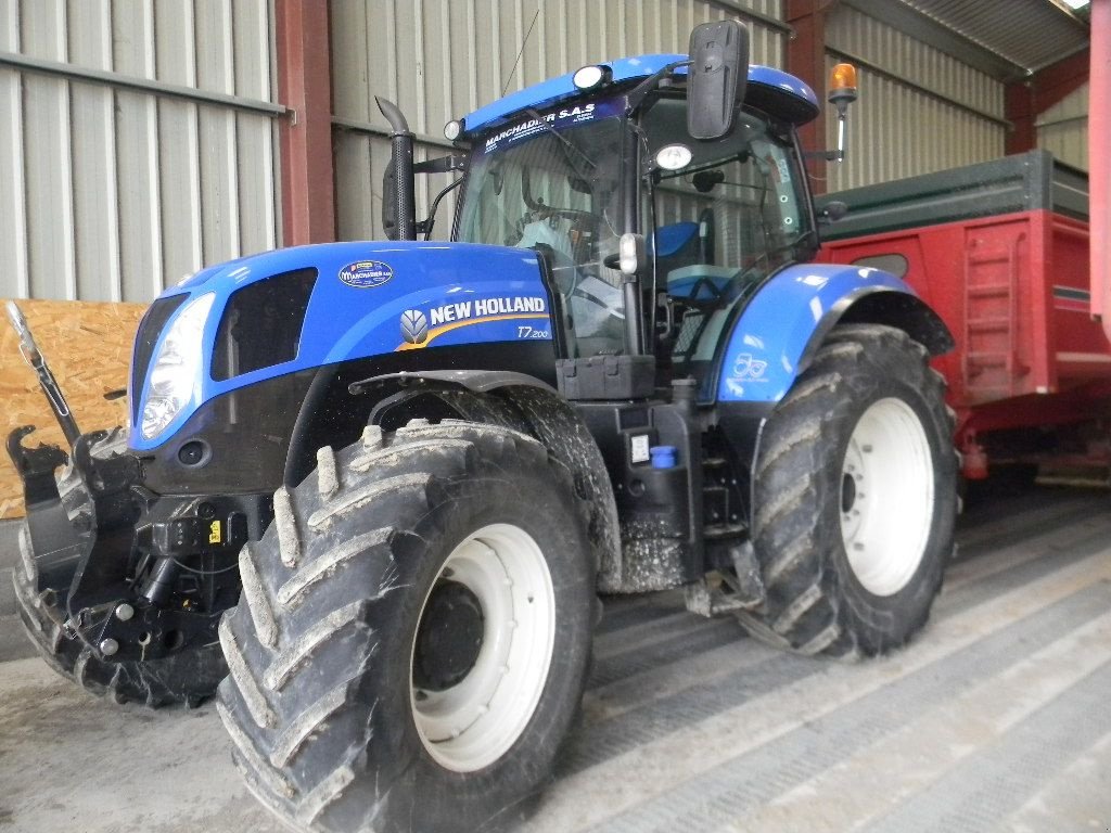 Traktor Türe ait New Holland T7.200 POWER, Gebrauchtmaschine içinde ENNEZAT (resim 1)