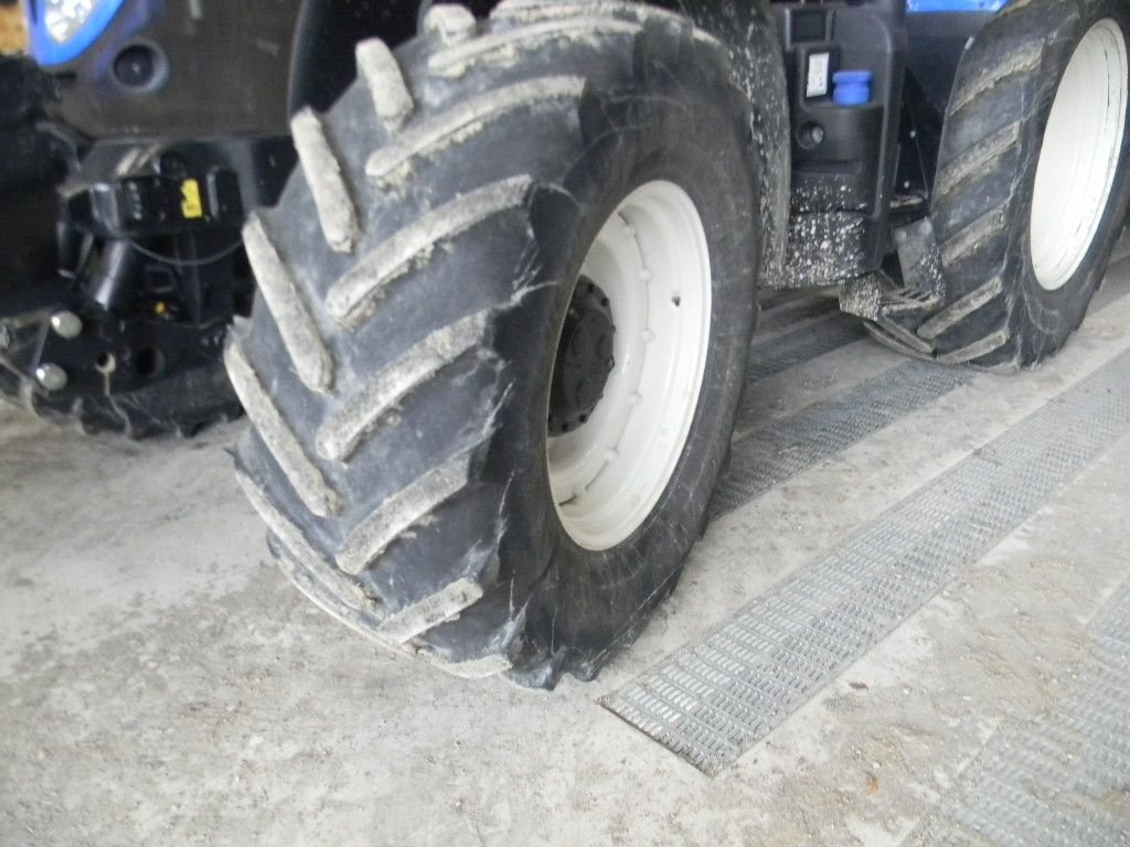 Traktor Türe ait New Holland T7.200 POWER, Gebrauchtmaschine içinde ENNEZAT (resim 2)