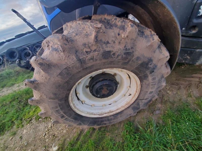 Traktor типа New Holland T7.200APC, Gebrauchtmaschine в BRAY en Val (Фотография 5)