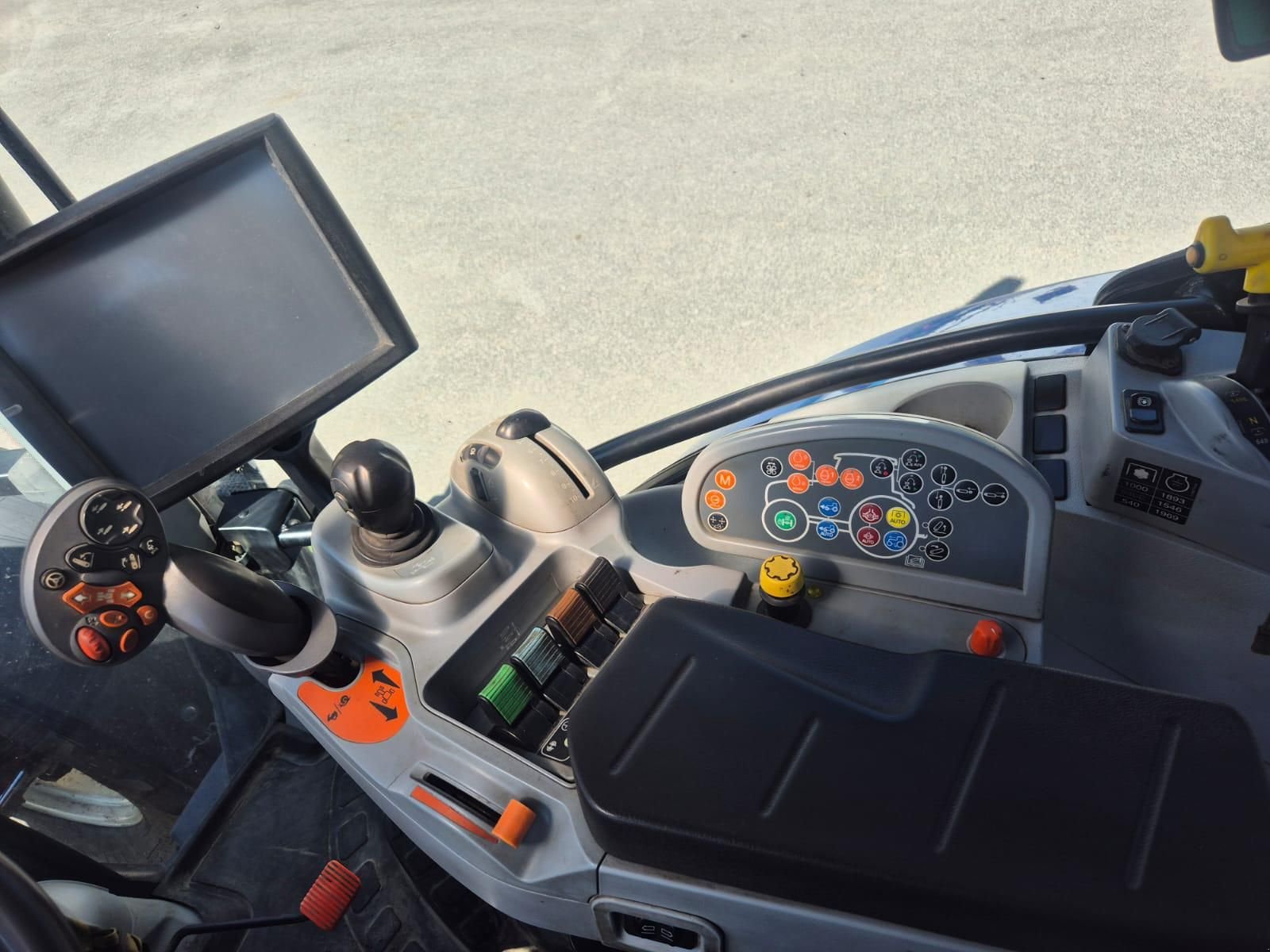 Traktor του τύπου New Holland T7.210 Auto Command, Gebrauchtmaschine σε Eppan (BZ) (Φωτογραφία 3)