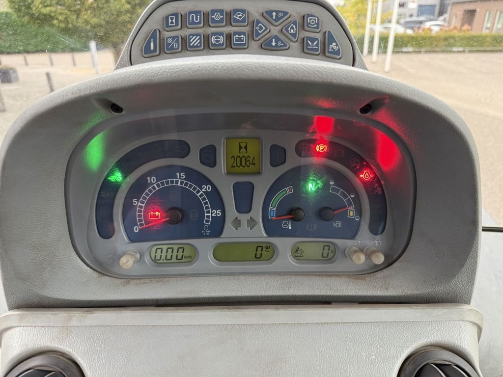 Traktor tip New Holland T7.210 Auto Command, Gebrauchtmaschine in BOEKEL (Poză 8)