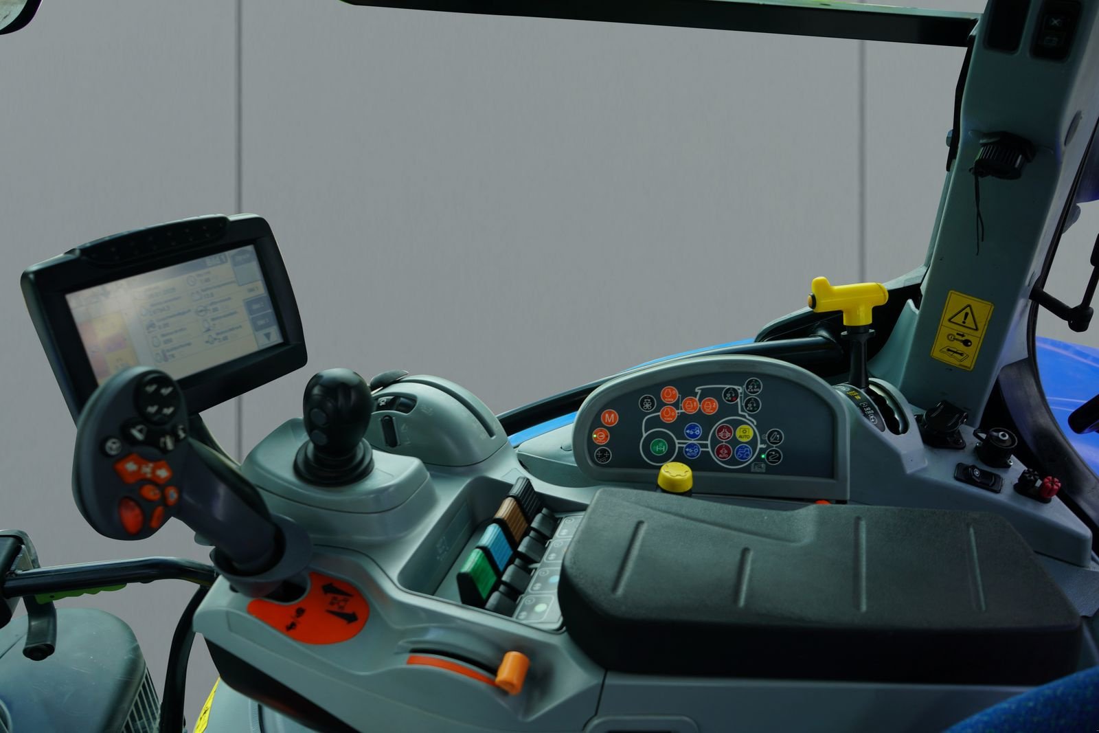 Traktor от тип New Holland T7.210 Auto Command, Gebrauchtmaschine в Steinfeld (Снимка 19)