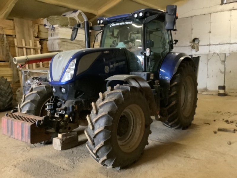 Traktor of the type New Holland T7.210 AUTOCOMM, Gebrauchtmaschine in HERLIN LE SEC (Picture 1)