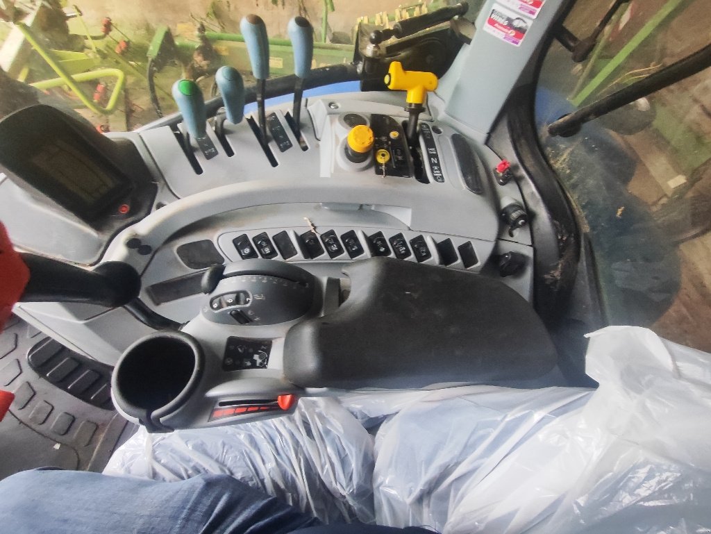 Traktor za tip New Holland T7.210 CLASSIC, Gebrauchtmaschine u STENAY (Slika 10)