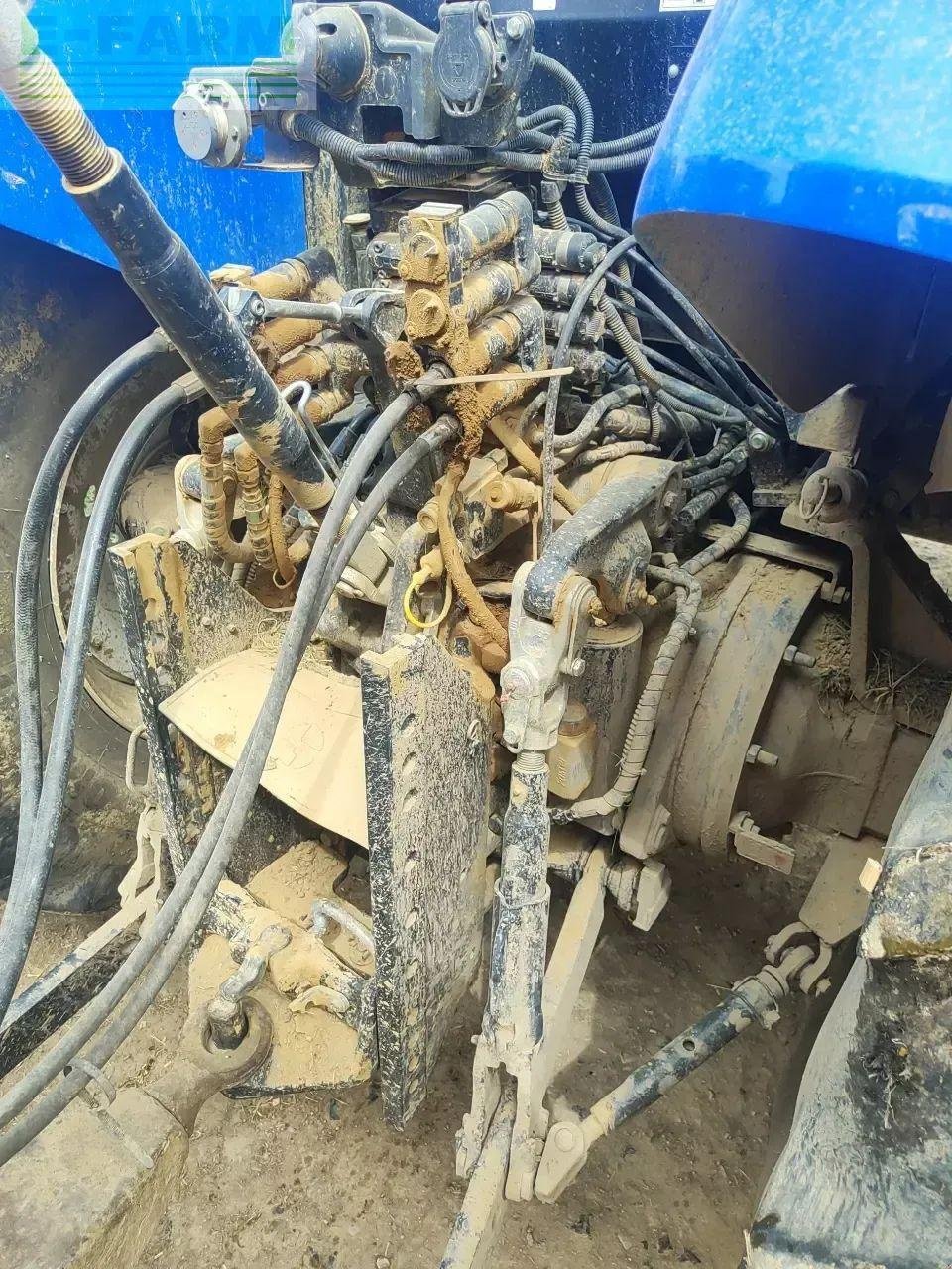 Traktor du type New Holland t7.210 classic, Gebrauchtmaschine en CHAUVONCOURT (Photo 8)