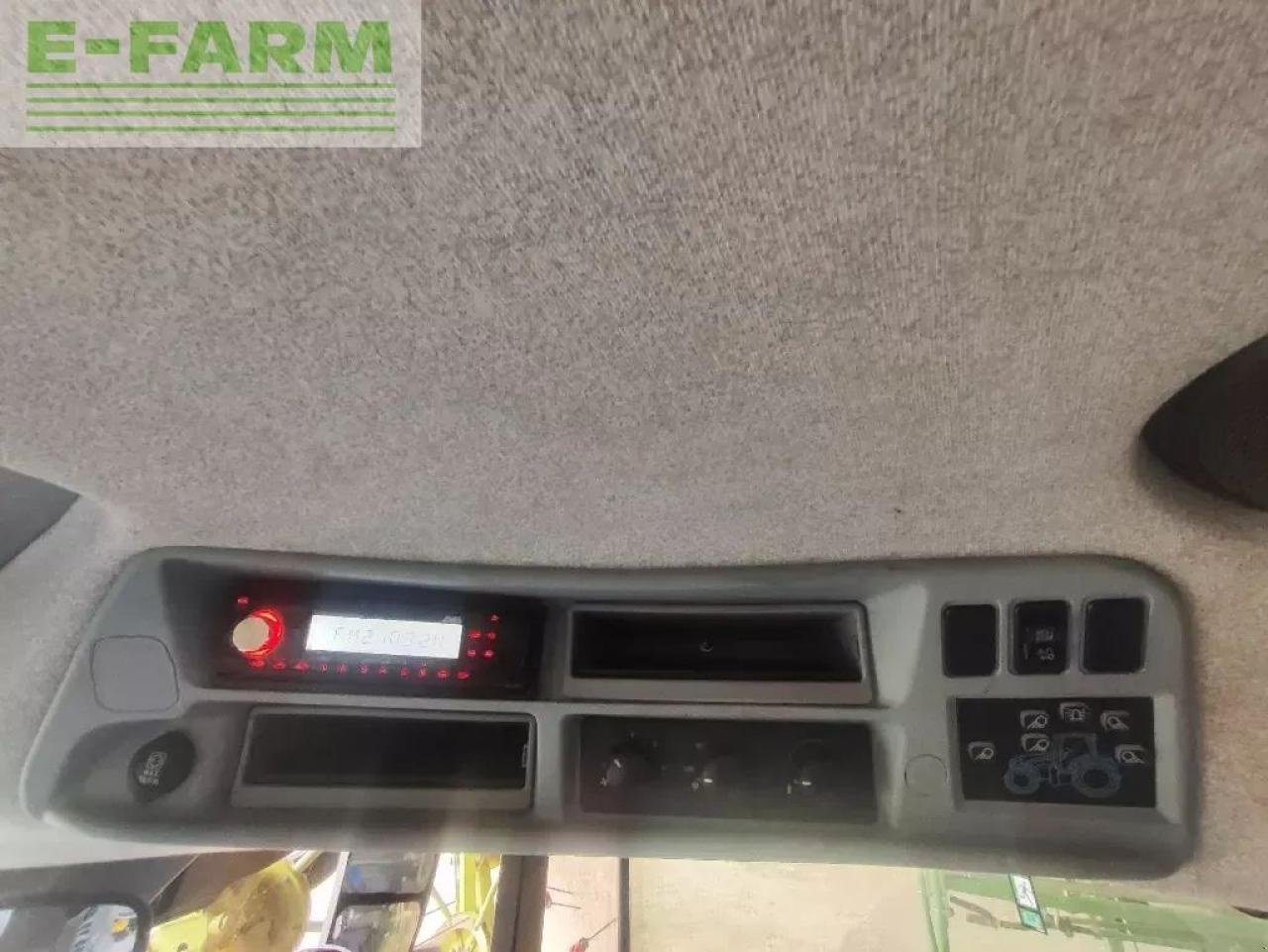 Traktor типа New Holland t7.210 classic, Gebrauchtmaschine в CHAUVONCOURT (Фотография 8)