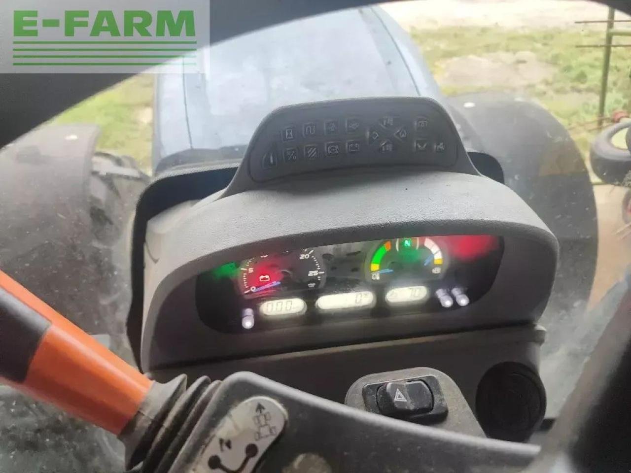 Traktor типа New Holland t7.210 classic, Gebrauchtmaschine в CHAUVONCOURT (Фотография 11)