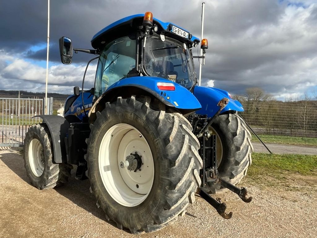 Traktor des Typs New Holland T7.210 PC CLASSIC, Gebrauchtmaschine in Roches-sur-Marne (Bild 4)