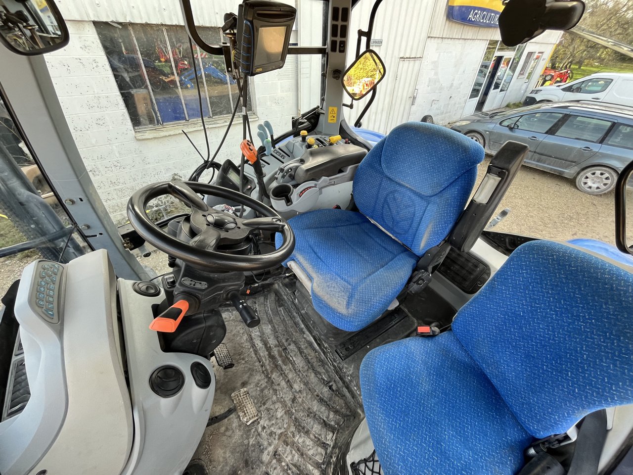 Traktor typu New Holland T7.210 PC, Gebrauchtmaschine v VERT TOULON (Obrázok 2)