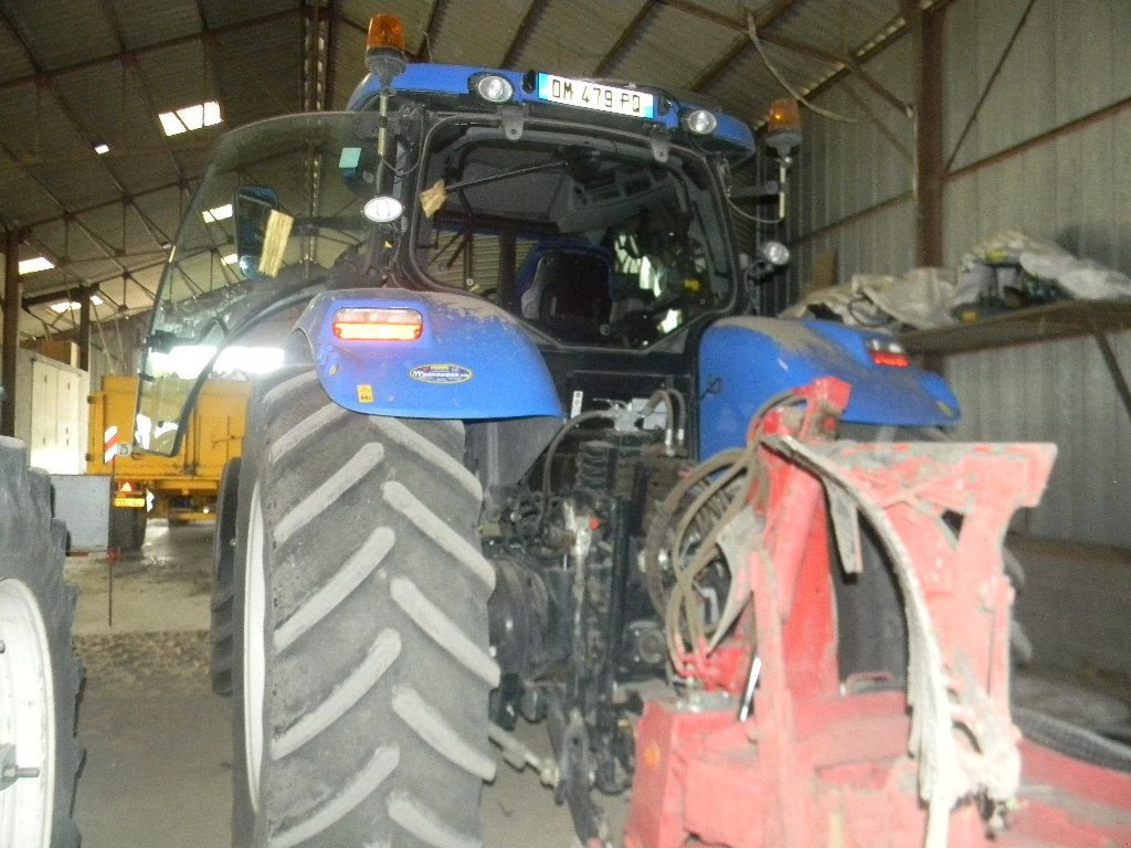 Traktor des Typs New Holland T7.210 POWER, Gebrauchtmaschine in ENNEZAT (Bild 3)