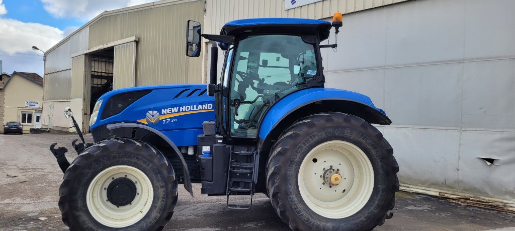 Traktor типа New Holland T7.210 sw, Gebrauchtmaschine в Gondrecourt-le-Château (Фотография 9)
