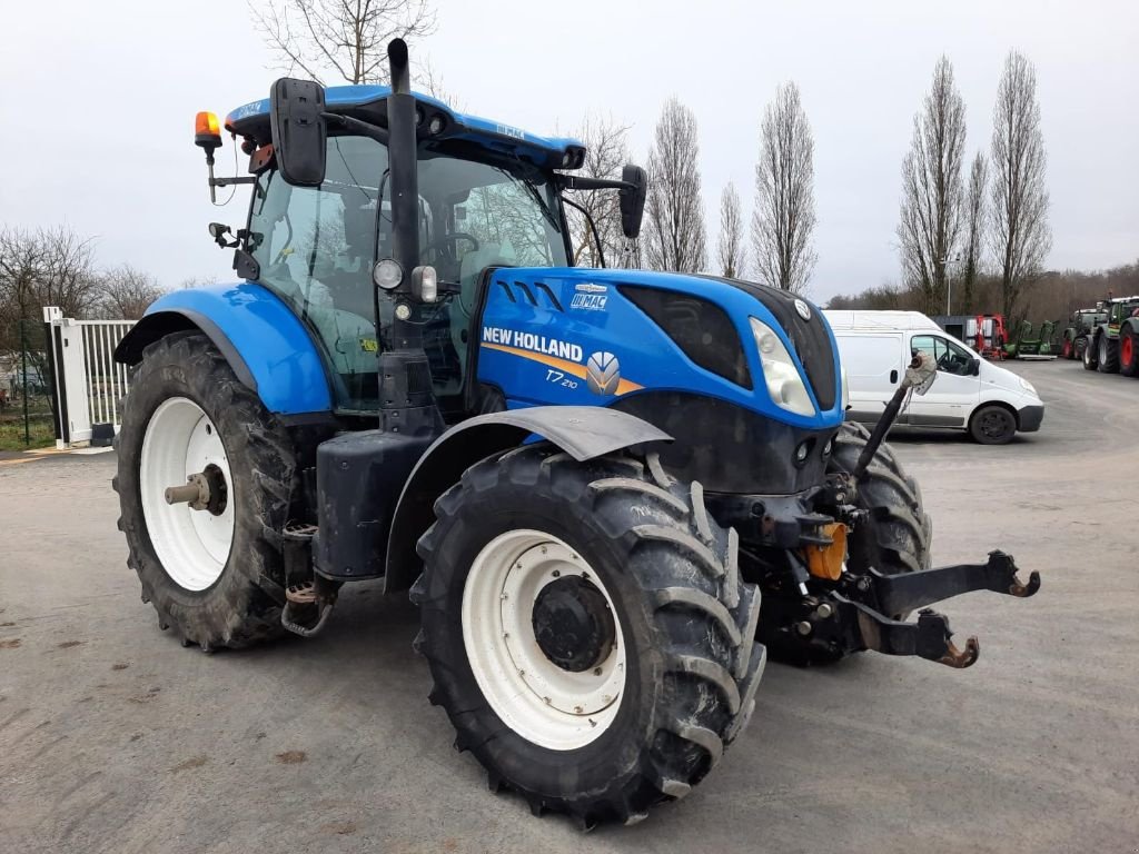 Traktor Türe ait New Holland T7.210, Gebrauchtmaschine içinde Doué-en-Anjou (resim 3)
