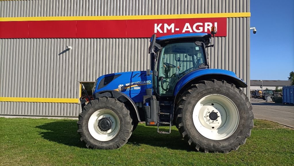 Traktor типа New Holland T7.210, Gebrauchtmaschine в NEUVILLE AUX BOIS (Фотография 2)