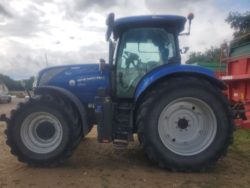 Traktor типа New Holland T7.210AC, Gebrauchtmaschine в BRAY en Val (Фотография 10)