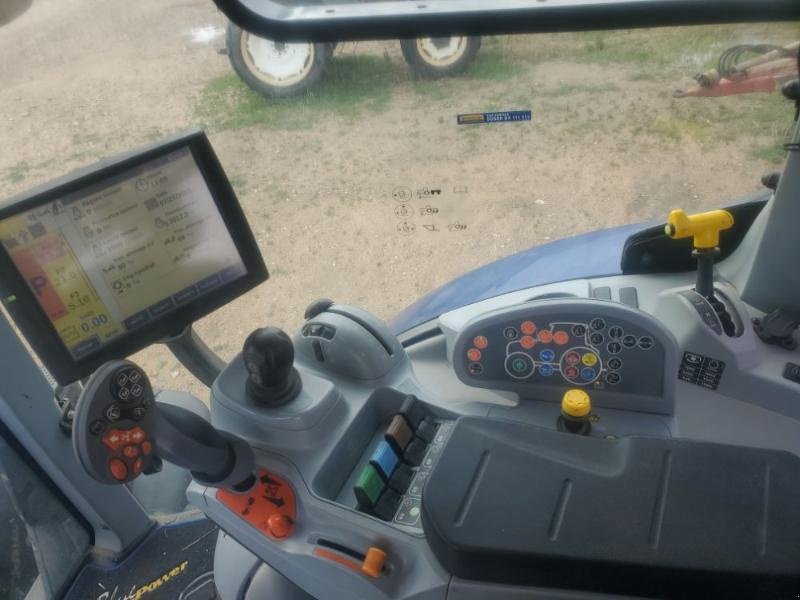 Traktor типа New Holland T7.210AC, Gebrauchtmaschine в BRAY en Val (Фотография 7)