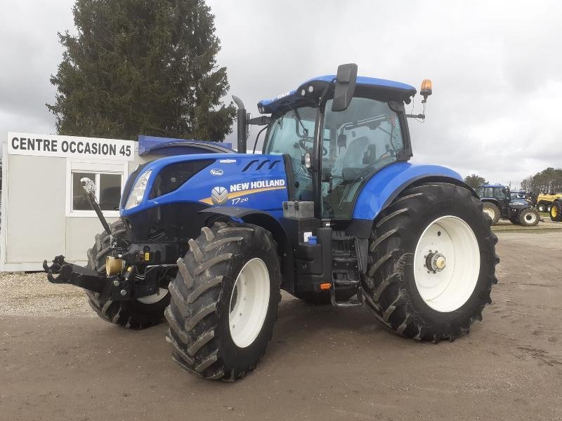 Traktor of the type New Holland T7.210AC, Gebrauchtmaschine in BRAY en Val (Picture 1)