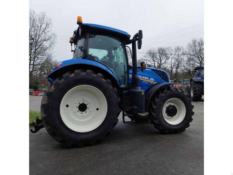 Traktor des Typs New Holland T7210AC, Gebrauchtmaschine in PLUMELEC (Bild 3)