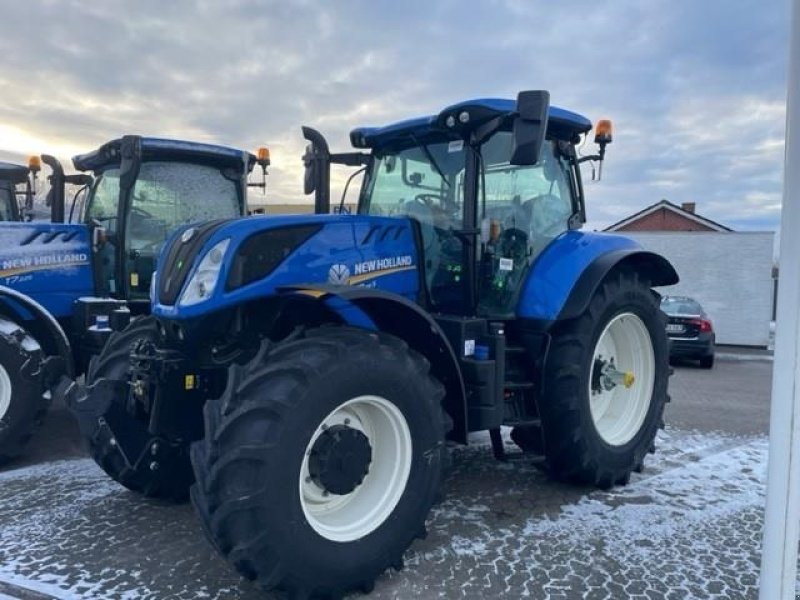 Traktor of the type New Holland T7.215 S, Gebrauchtmaschine in Rødding (Picture 1)