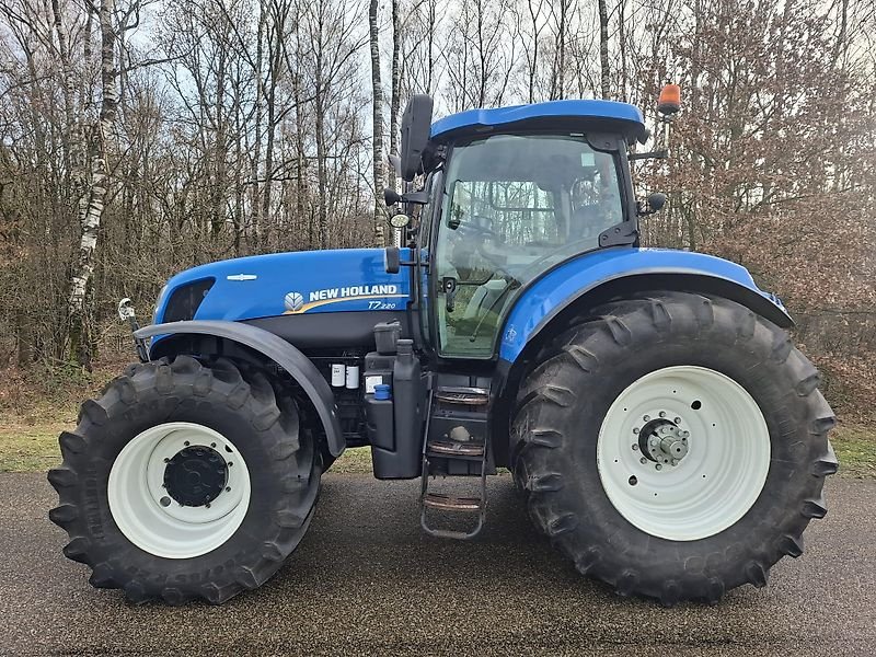 Traktor του τύπου New Holland T7.220 AC, Gebrauchtmaschine σε Itterbeck (Φωτογραφία 2)
