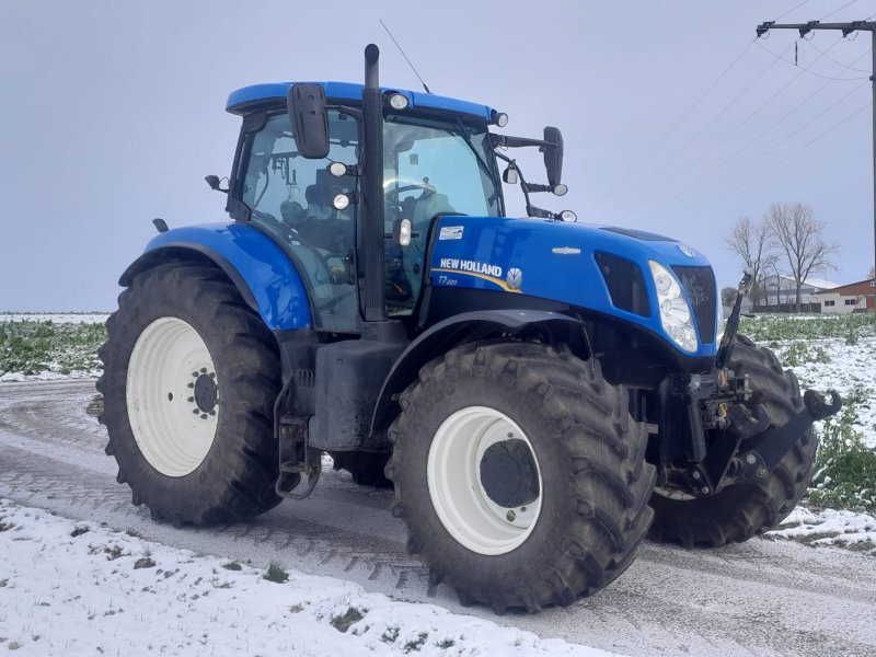 Traktor of the type New Holland T7.220 AC, Gebrauchtmaschine in Creglingen (Picture 1)