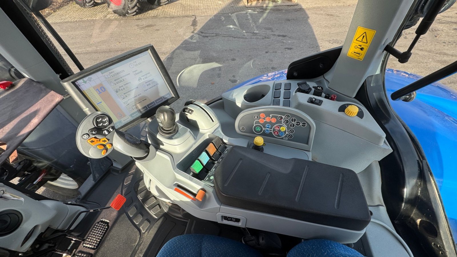 Traktor типа New Holland T7.220 KUN 4500 TIMER!, Gebrauchtmaschine в Nørager (Фотография 13)