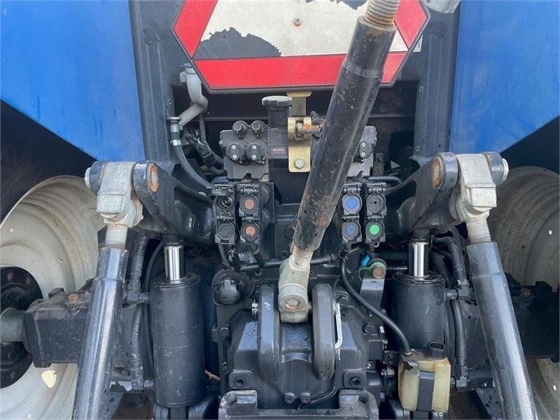 Traktor of the type New Holland T7.220 Med Alø Frontlæsser, Gebrauchtmaschine in Ribe (Picture 8)