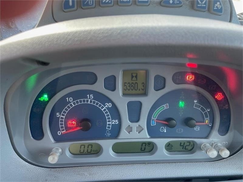 Traktor of the type New Holland T7.220 Med Alø Frontlæsser, Gebrauchtmaschine in Ribe (Picture 13)