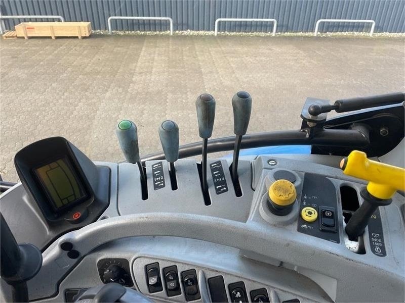 Traktor of the type New Holland T7.220 Med Alø Frontlæsser, Gebrauchtmaschine in Ribe (Picture 11)