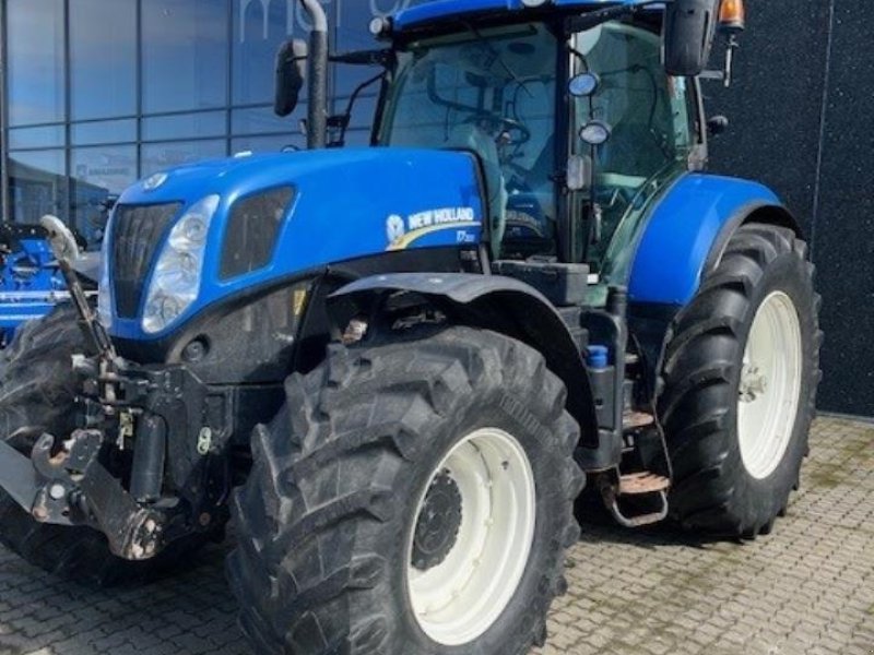 Traktor of the type New Holland T7.220 PC CLASIC, Gebrauchtmaschine in Maribo (Picture 1)